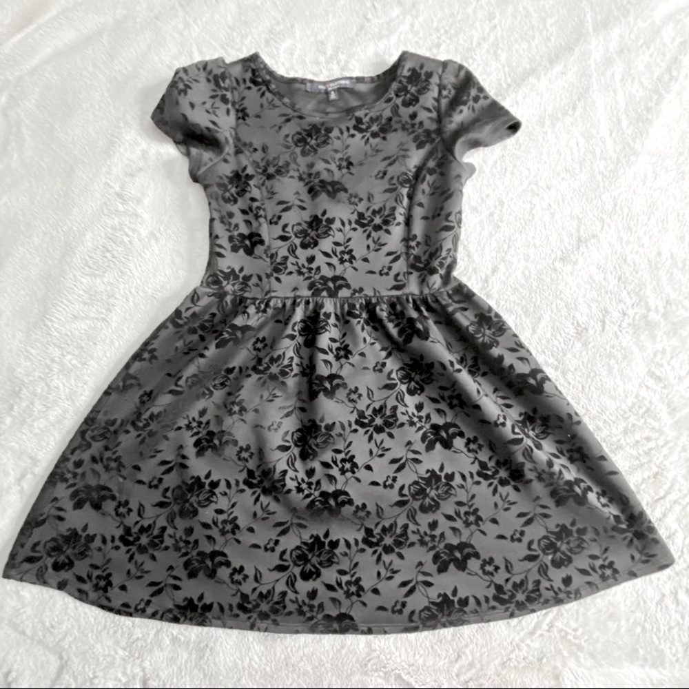 Gothic short sleeve flower dress